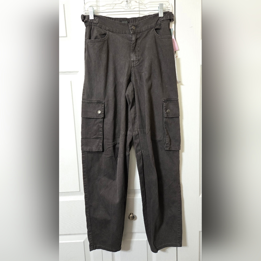 Charcoal Gray Color Cargo Pants, Tags says Ebony is color, Size XS, NEW